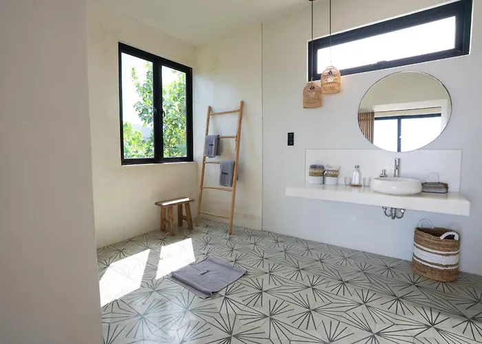 Cliffside Haven In Nusa Penida *